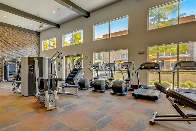 Downtown Dallas Tx apartment fitness center